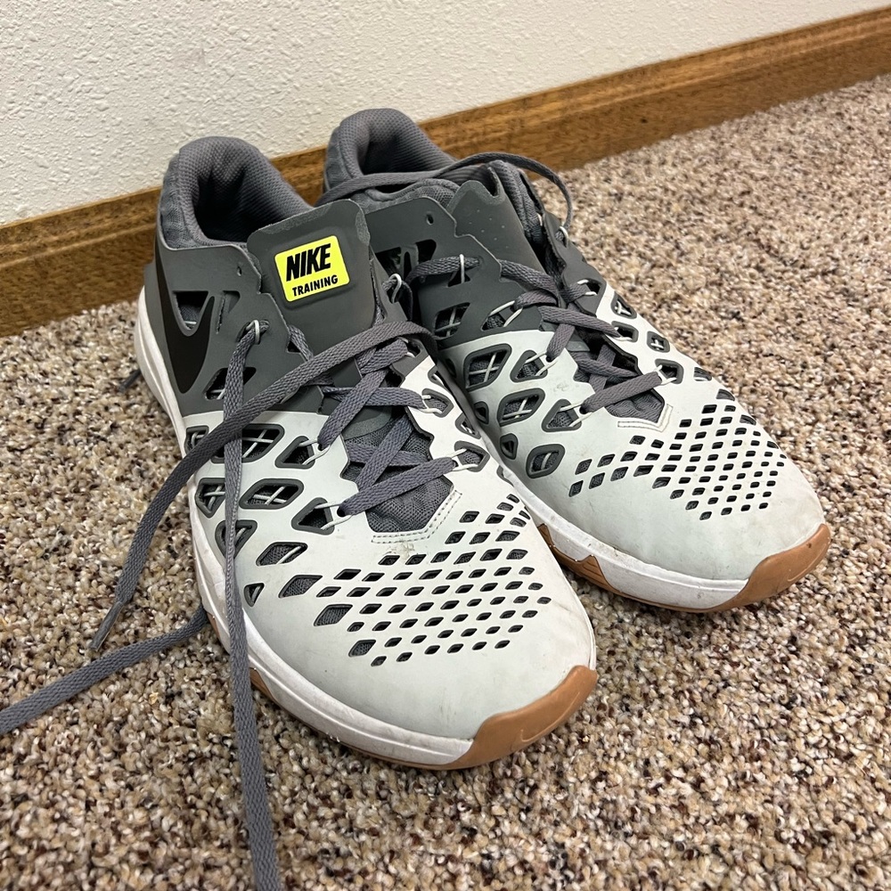 Nike men’s shoe